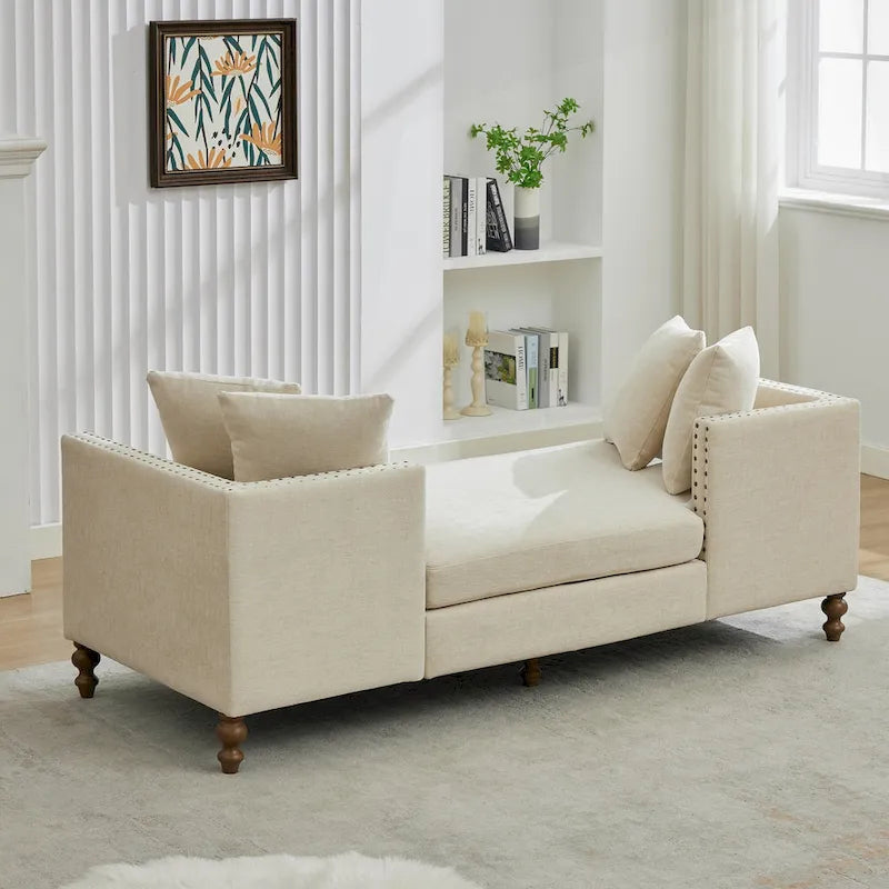 Chaise longue taupe en chenille avec garniture cloutée et pieds en noyer