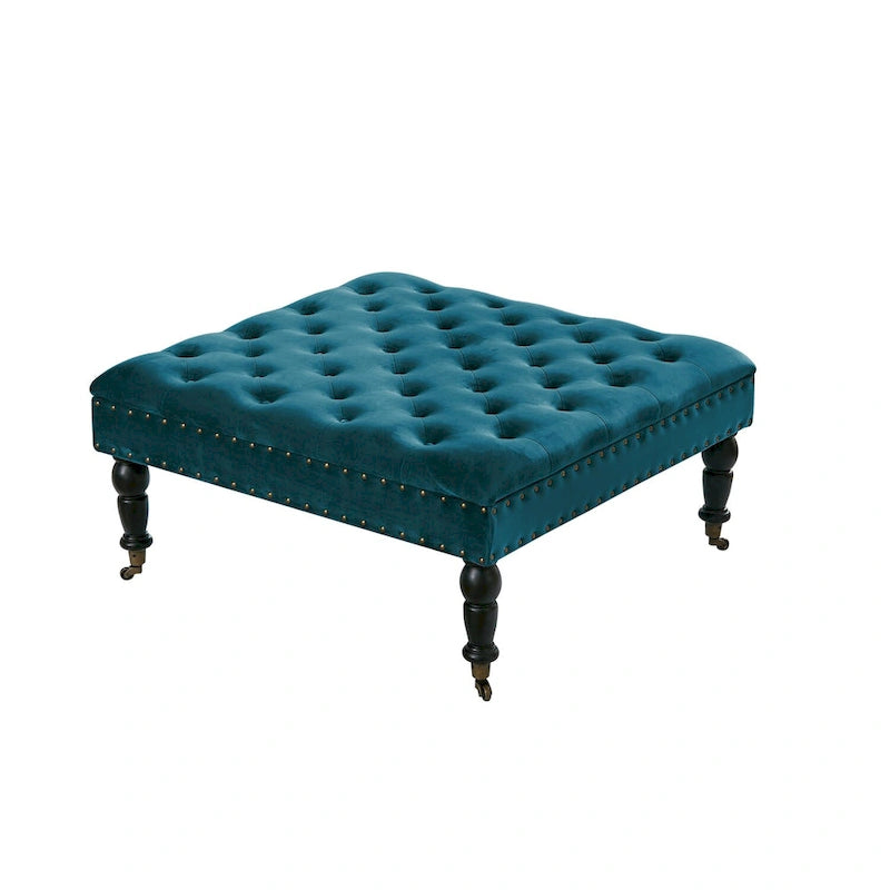 Ottoman de table basse capitonné avec garniture cloutée et roulettes