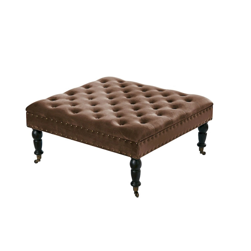 Ottoman de table basse capitonné avec garniture cloutée et roulettes