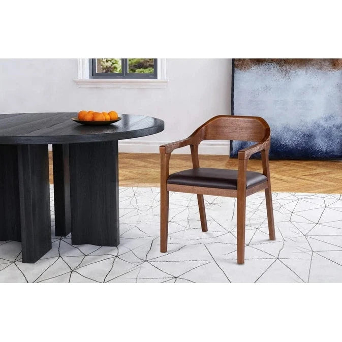 Fauteuil de salle à manger en bois massif, assise rembourrée en similicuir foncé, dossier ouvert incurvé