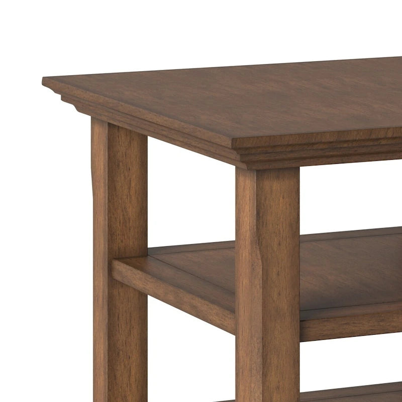 Table d'appoint carrée en bois massif avec 2 étagères ouvertes et pieds fuselés