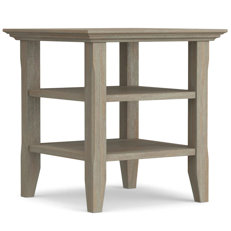 Table d'appoint carrée en bois massif avec 2 étagères ouvertes et pieds fuselés