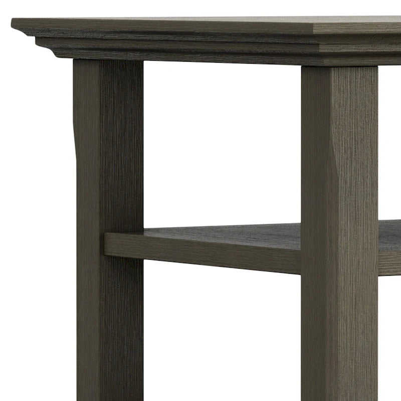 Table d'appoint carrée en bois massif avec 2 étagères ouvertes et pieds fuselés